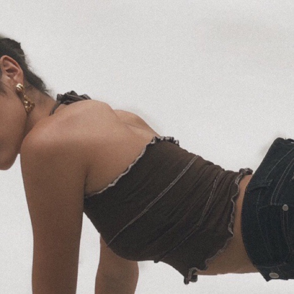 Brown patchwork halter top with exposed seams - Picture 4 of 4